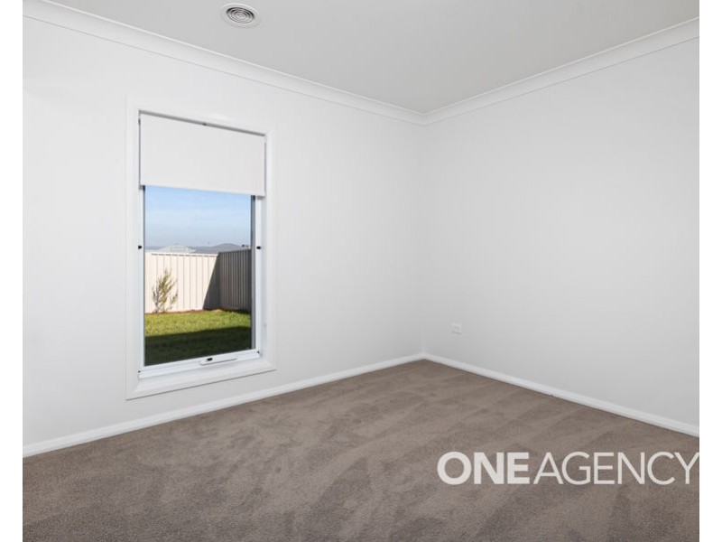 102 VALENCIA DRIVE, Gobbagombalin NSW 2650