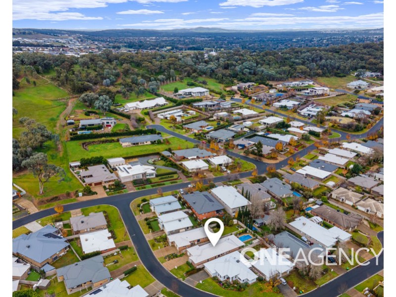 2/2 CLARENCE PLACE, Tatton NSW 2650