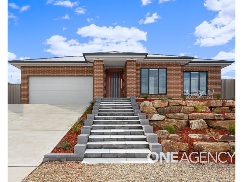 5 THE PEAKS TERRACE, Gobbagombalin NSW 2650