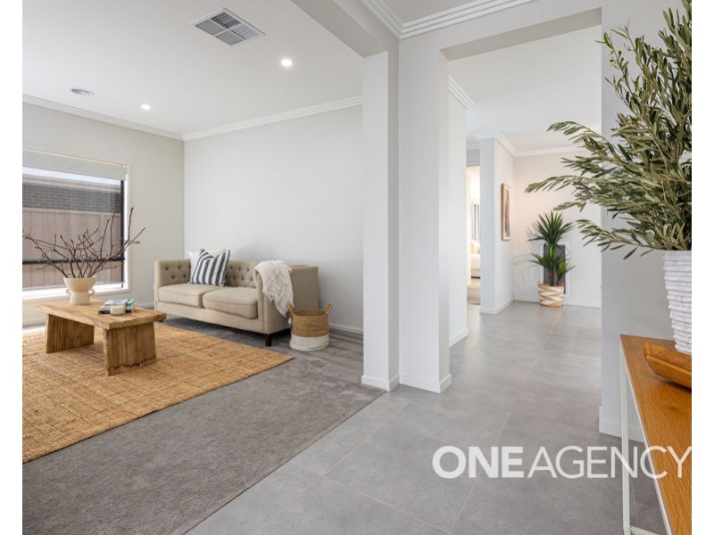 5 THE PEAKS TERRACE, Gobbagombalin NSW 2650
