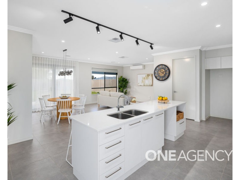 5 THE PEAKS TERRACE, Gobbagombalin NSW 2650