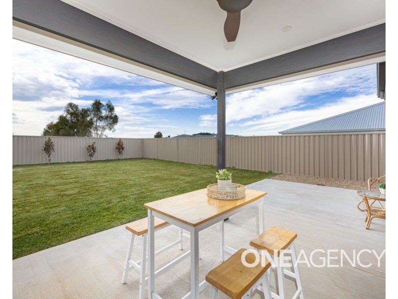 5 THE PEAKS TERRACE, Gobbagombalin NSW 2650