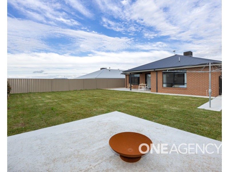 5 THE PEAKS TERRACE, Gobbagombalin NSW 2650
