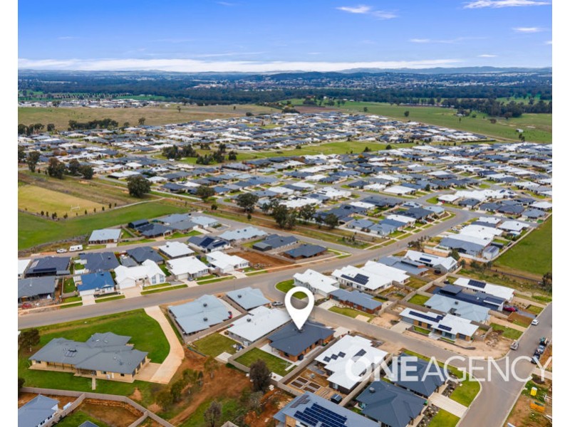 5 THE PEAKS TERRACE, Gobbagombalin NSW 2650