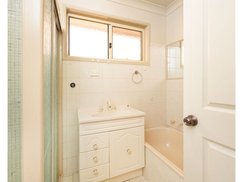 16 BENTLEY PLACE, Wagga Wagga NSW 2650