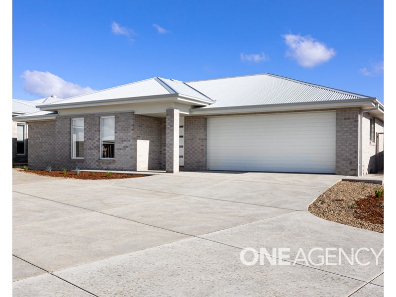 1/12 MITTA MITTA PLACE, Gobbagombalin NSW 2650