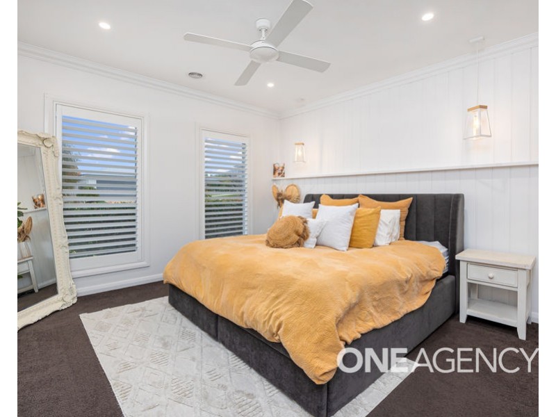 12 FLOREY STREET, Lloyd NSW 2650