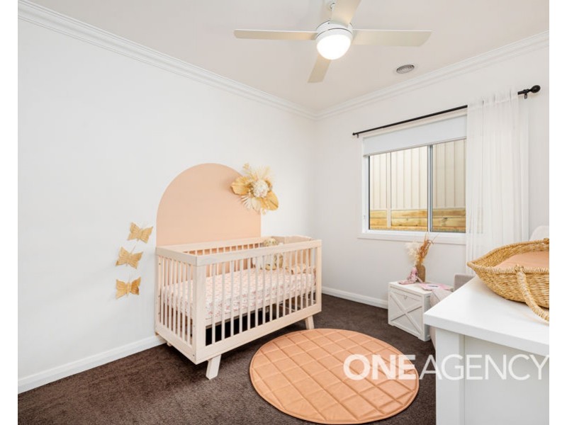 12 FLOREY STREET, Lloyd NSW 2650