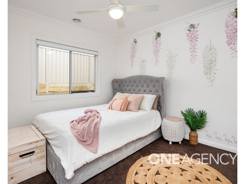 12 FLOREY STREET, Lloyd NSW 2650