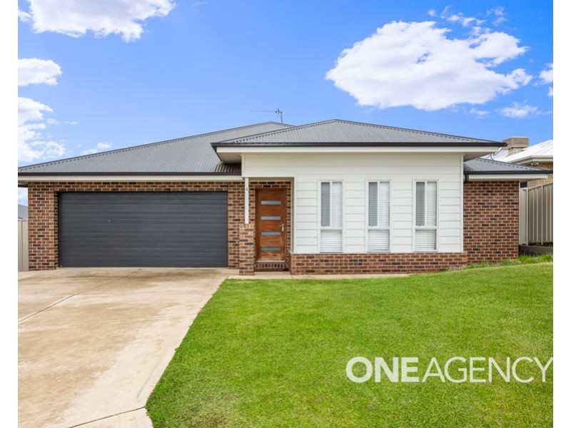 4 EUREKA STREET, Estella NSW 2650