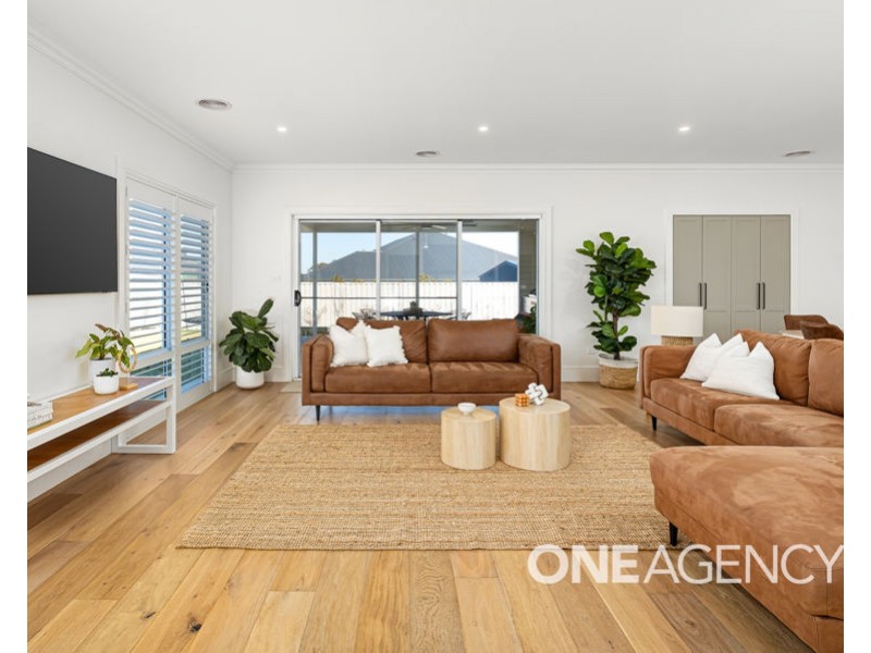 25 TURRAMIA CRESCENT, Gobbagombalin NSW 2650