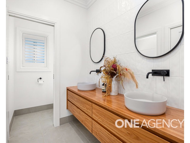 25 TURRAMIA CRESCENT, Gobbagombalin NSW 2650