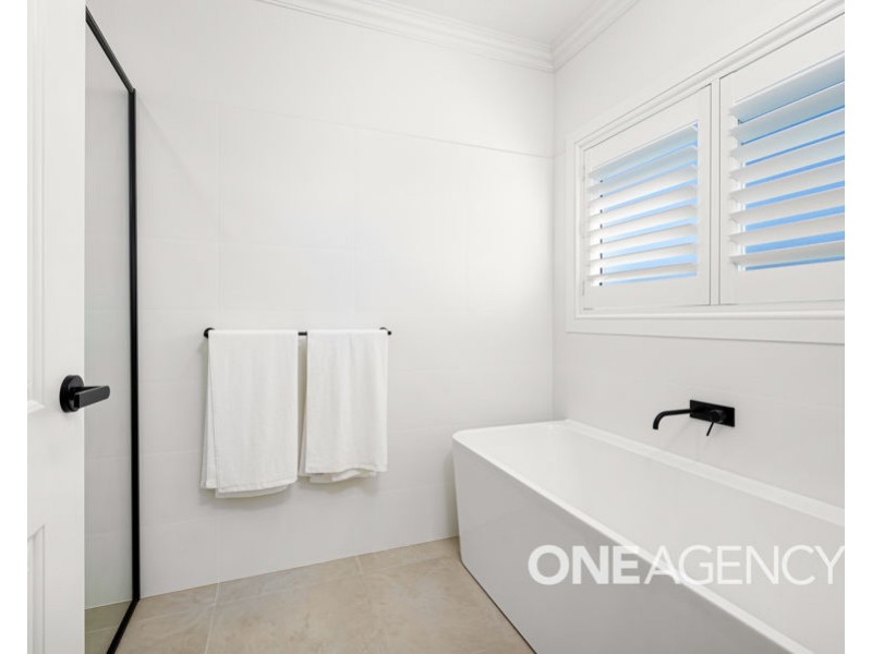 25 TURRAMIA CRESCENT, Gobbagombalin NSW 2650