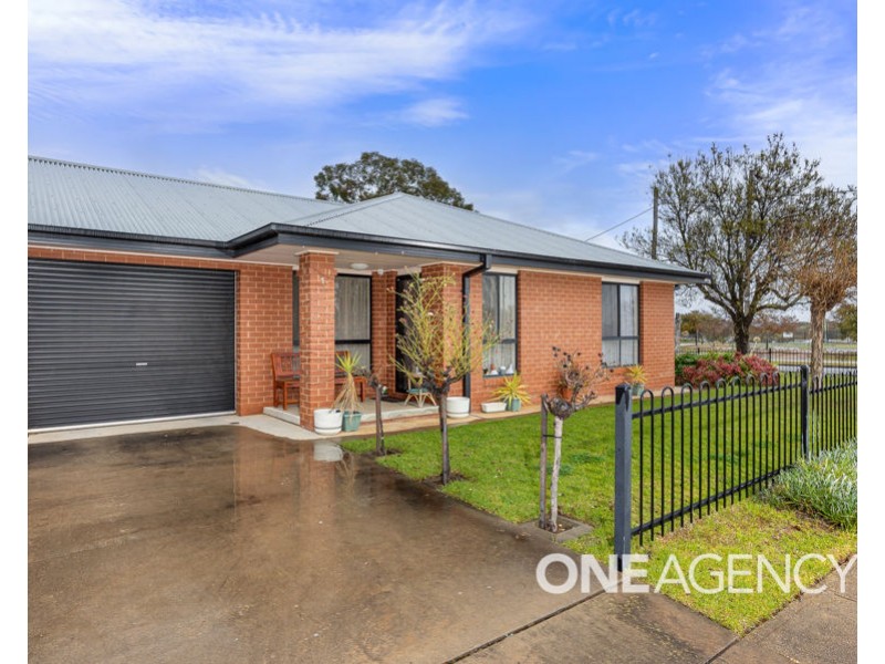 1/2-4 MACQUARIE STREET, Mount Austin NSW 2650