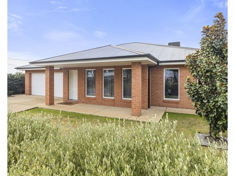 21 COPPABELLA DRIVE, Gobbagombalin NSW 2650