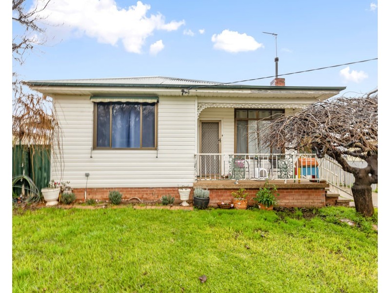 90 BOLGER AVENUE, Mount Austin NSW 2650