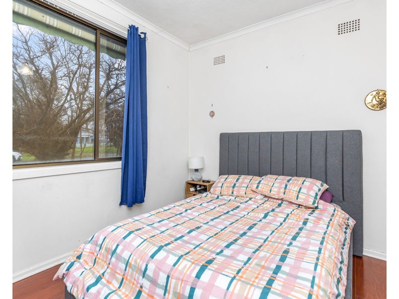 90 BOLGER AVENUE, Mount Austin NSW 2650