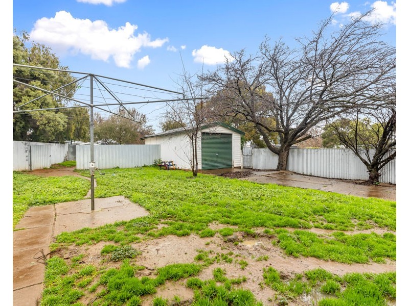 90 BOLGER AVENUE, Mount Austin NSW 2650