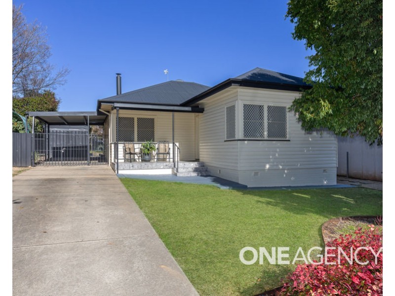 136 FERNLEIGH ROAD, Mount Austin NSW 2650