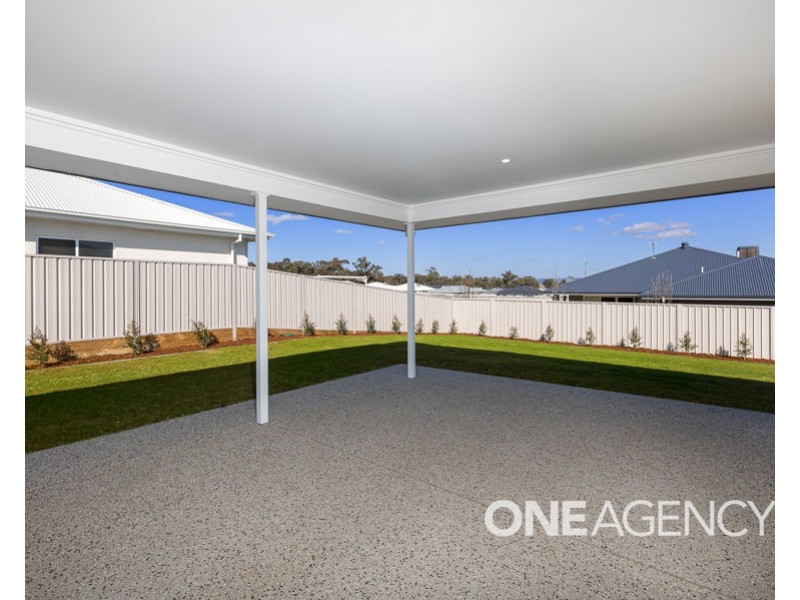 147 VALENCIA DRIVE, Gobbagombalin NSW 2650