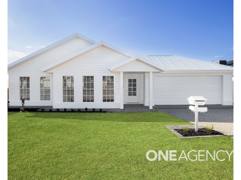 11 WYOMING AVENUE, Gobbagombalin NSW 2650