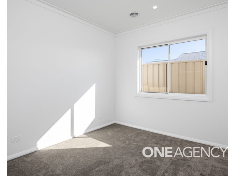 11 WYOMING AVENUE, Gobbagombalin NSW 2650