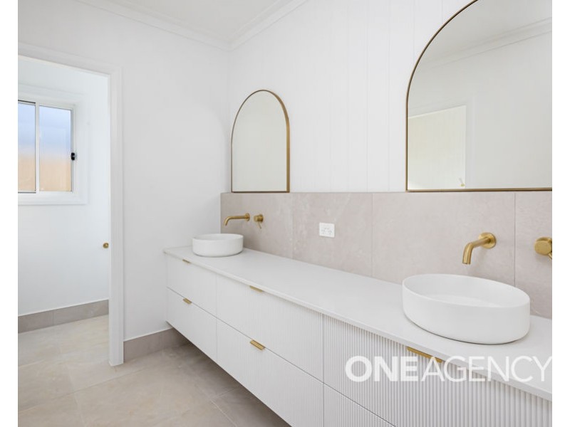 11 WYOMING AVENUE, Gobbagombalin NSW 2650