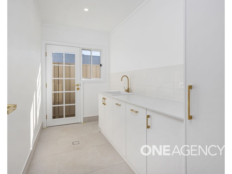 11 WYOMING AVENUE, Gobbagombalin NSW 2650