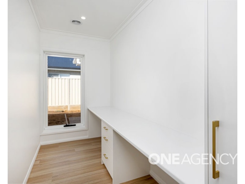 11 WYOMING AVENUE, Gobbagombalin NSW 2650