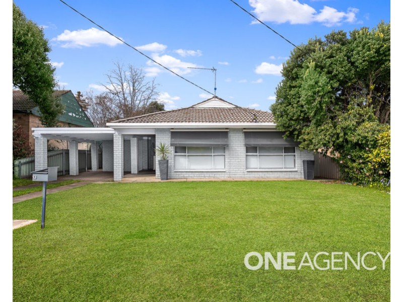 13 KENNEDY AVENUE, Kooringal NSW 2650