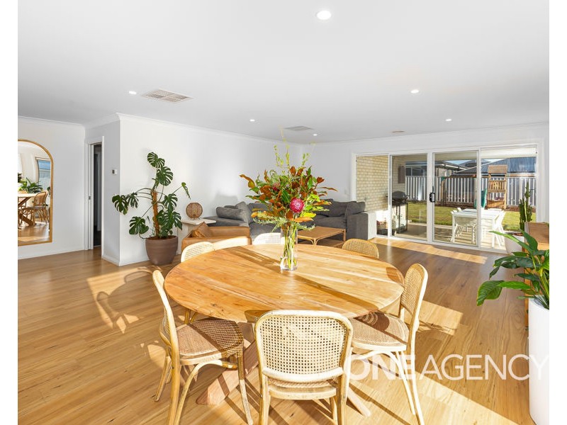 86 VALENCIA DRIVE, Gobbagombalin NSW 2650