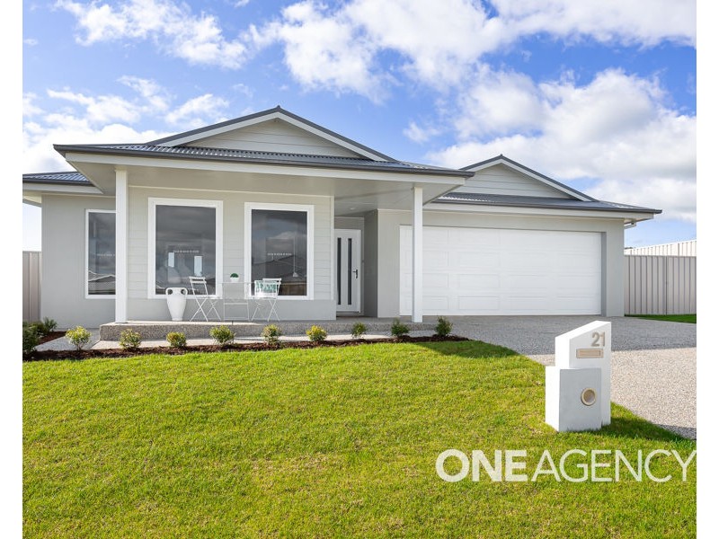 21 BONDI CRESCENT, Gobbagombalin NSW 2650
