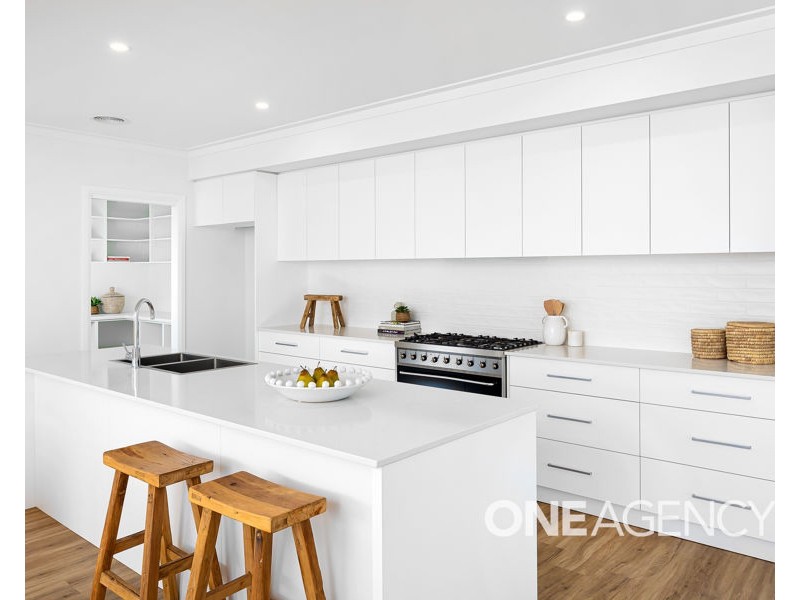 21 BONDI CRESCENT, Gobbagombalin NSW 2650