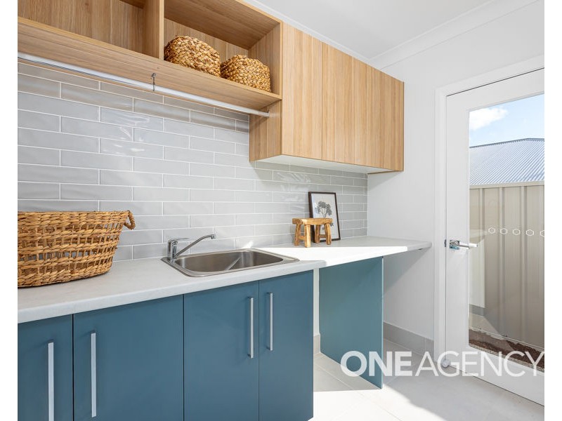 21 BONDI CRESCENT, Gobbagombalin NSW 2650