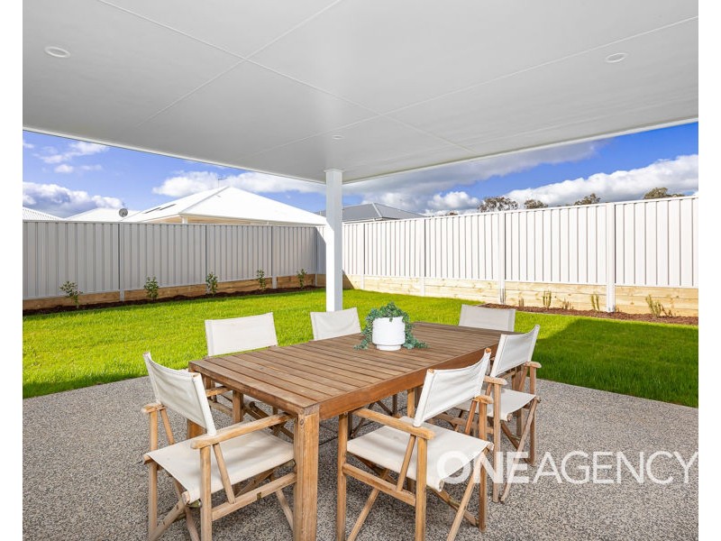 21 BONDI CRESCENT, Gobbagombalin NSW 2650