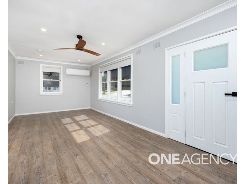 17 SPOONER AVENUE, Mount Austin NSW 2650