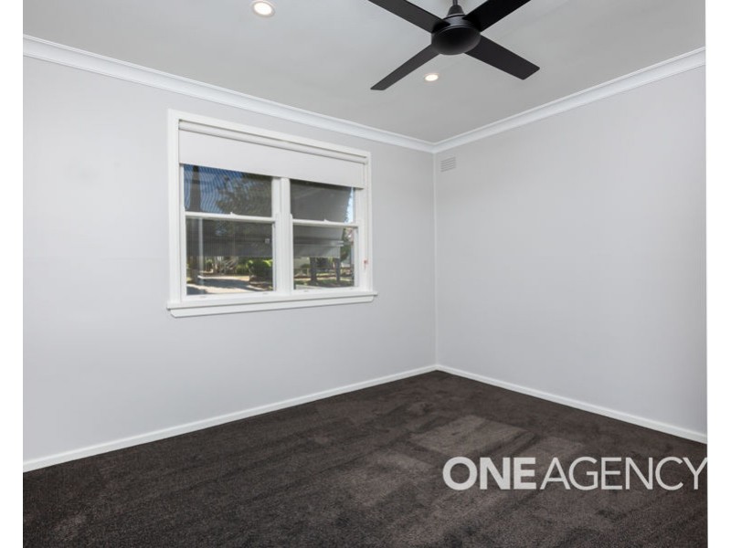 17 SPOONER AVENUE, Mount Austin NSW 2650