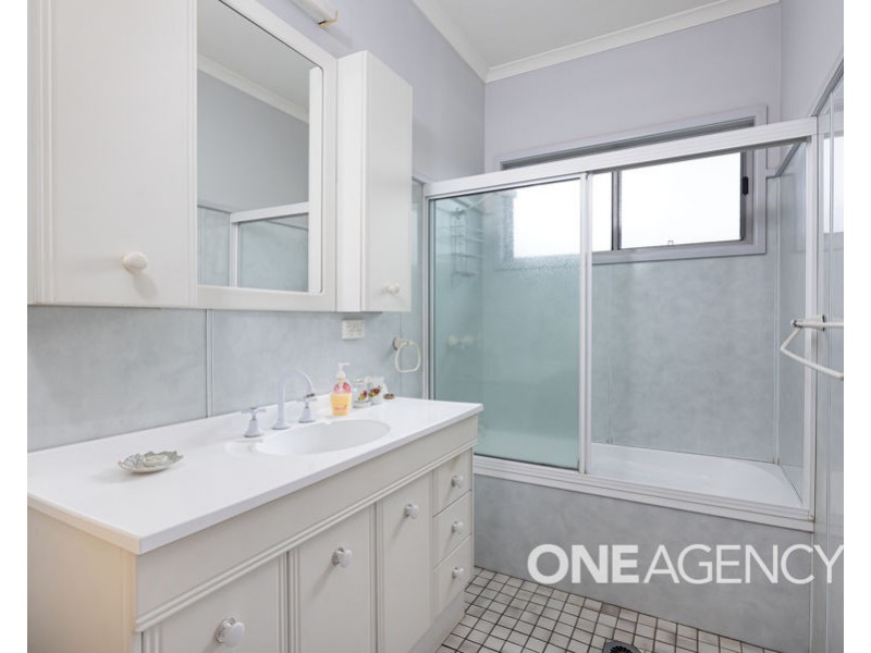 6 BARDIA STREET, Ashmont NSW 2650