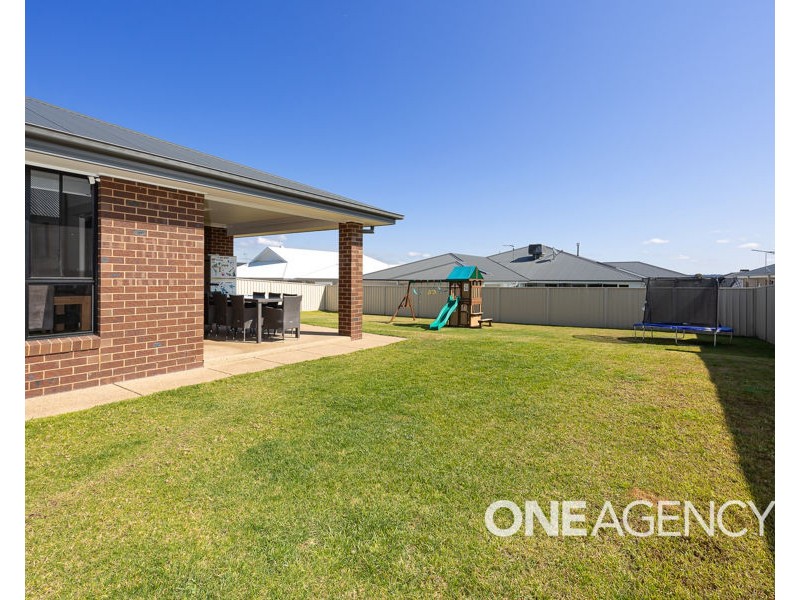 20 COLOMBO AVENUE, Gobbagombalin NSW 2650