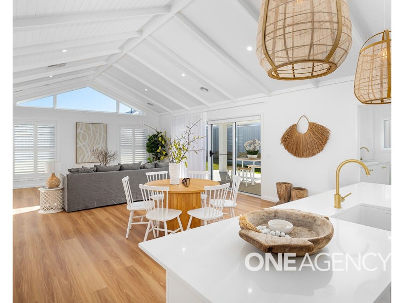 27 BONDI CRESCENT, Gobbagombalin NSW 2650