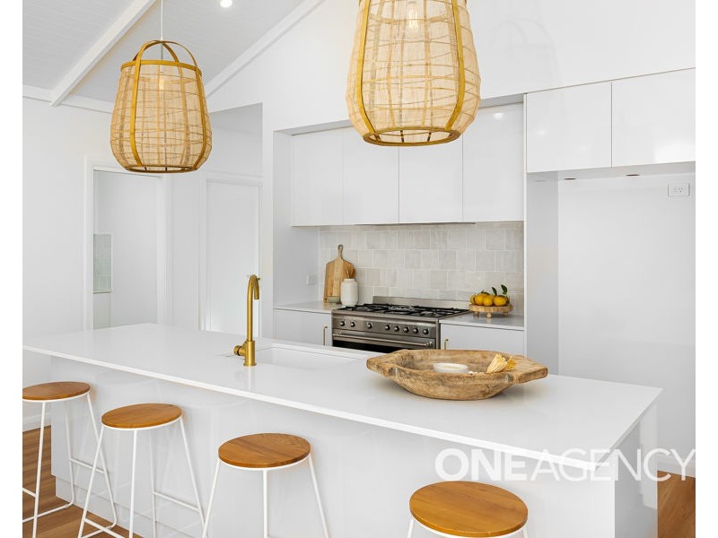 27 BONDI CRESCENT, Gobbagombalin NSW 2650