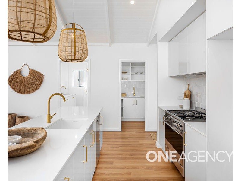 27 BONDI CRESCENT, Gobbagombalin NSW 2650