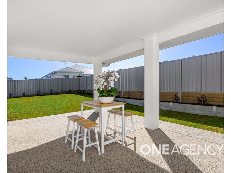 27 BONDI CRESCENT, Gobbagombalin NSW 2650