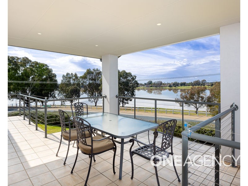 20 LAKESIDE DRIVE, Lake Albert NSW 2650