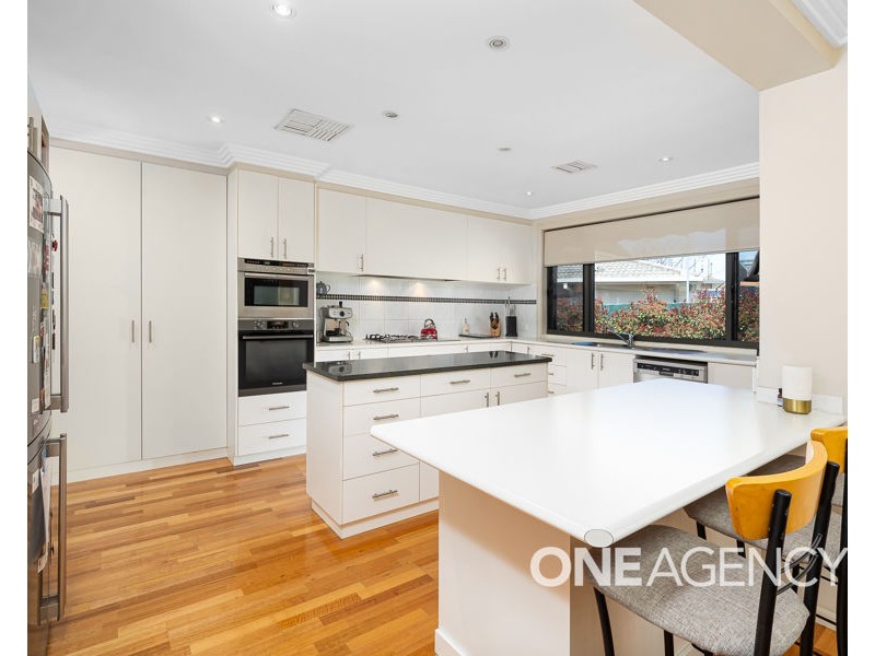 20 LAKESIDE DRIVE, Lake Albert NSW 2650