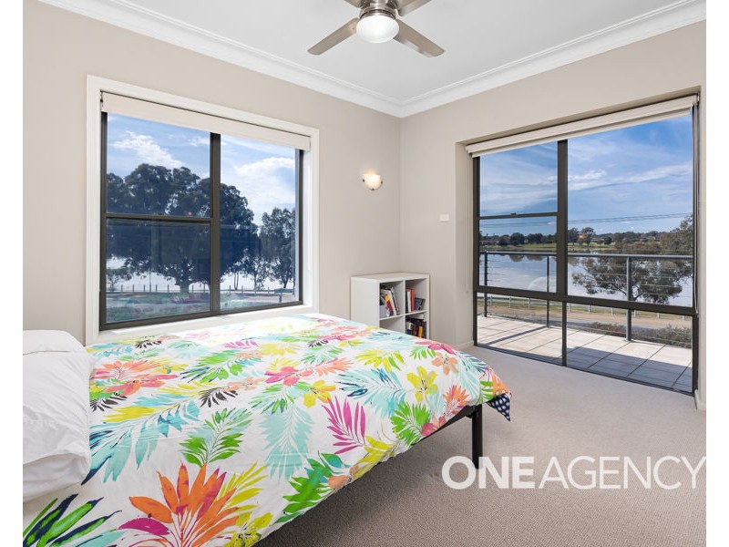 20 LAKESIDE DRIVE, Lake Albert NSW 2650