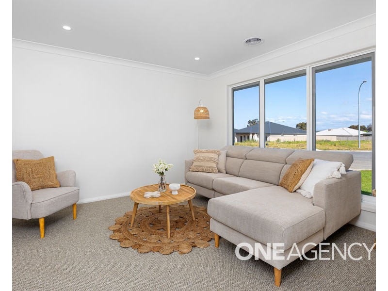 31 DURACK CIRCUIT, Boorooma NSW 2650