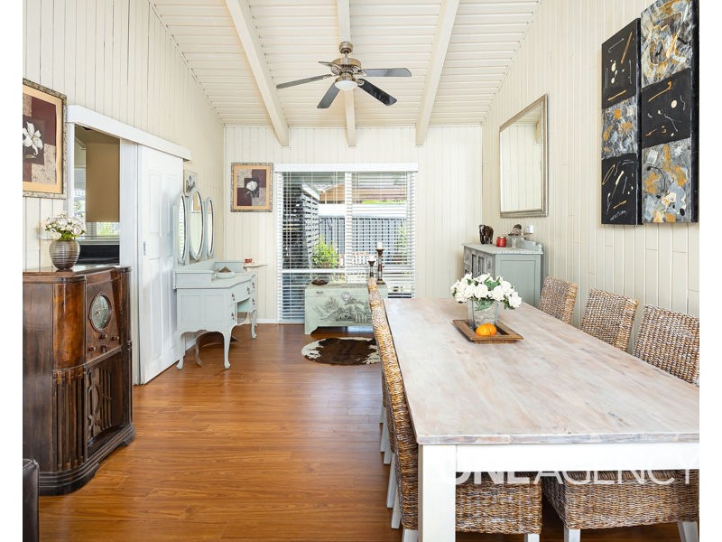 6 WAIMEA PLACE, Lake Albert NSW 2650