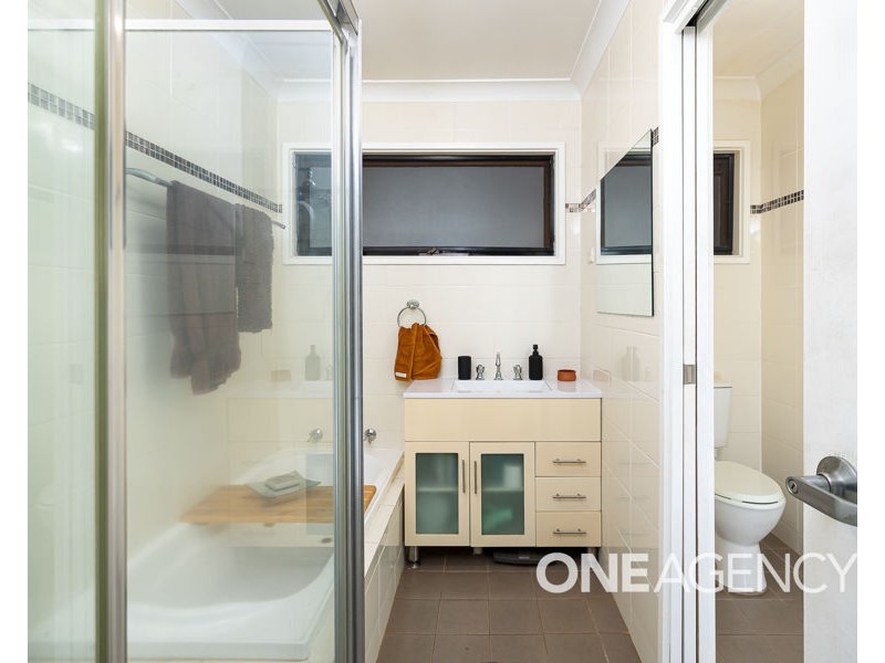 6 WAIMEA PLACE, Lake Albert NSW 2650