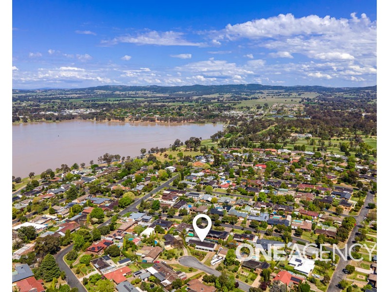 6 WAIMEA PLACE, Lake Albert NSW 2650